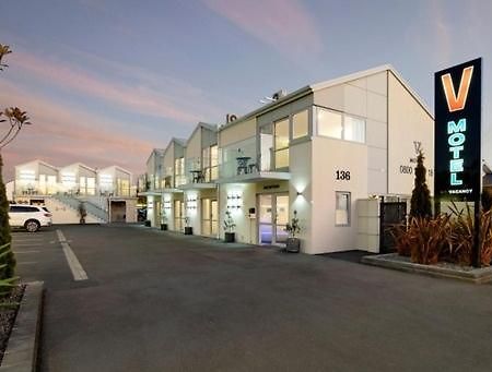 V Motel Κράισττσερτς Εξωτερικό φωτογραφία