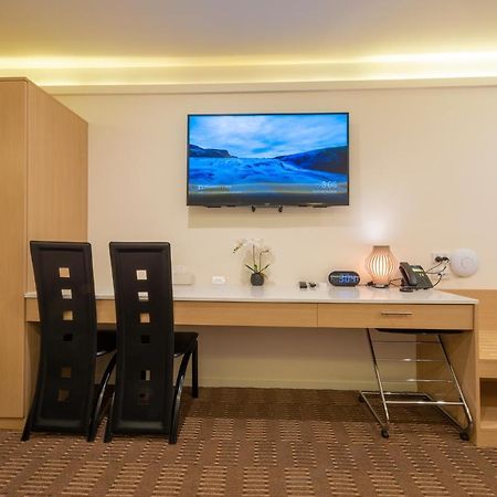 V Motel Κράισττσερτς Εξωτερικό φωτογραφία