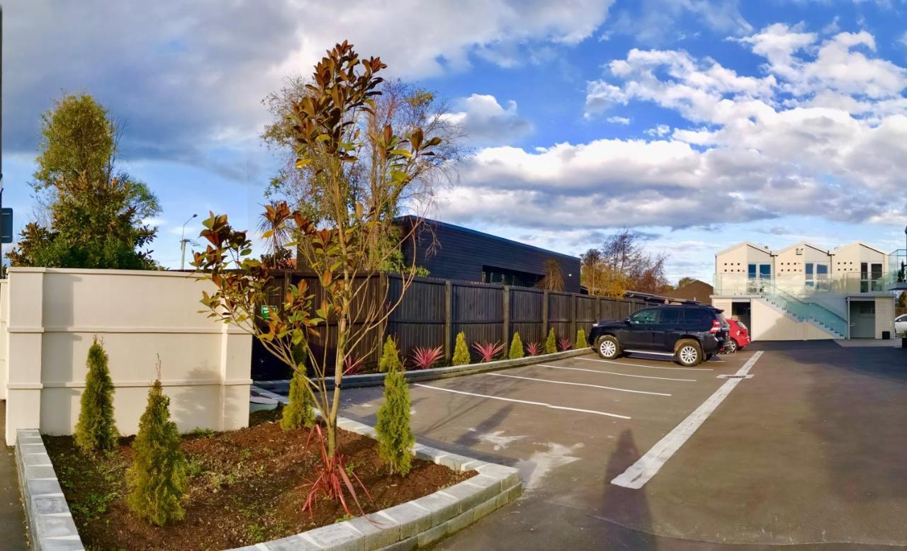 V Motel Κράισττσερτς Εξωτερικό φωτογραφία