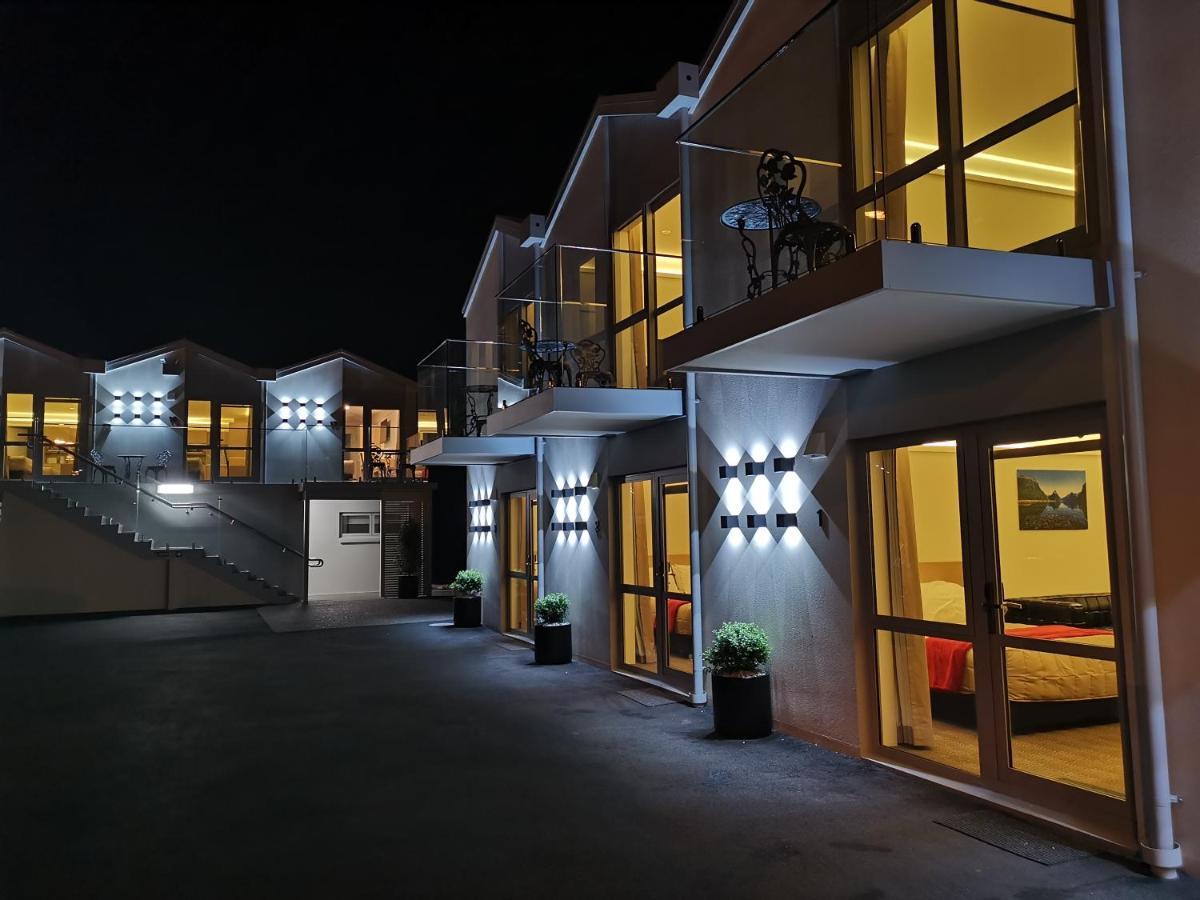 V Motel Κράισττσερτς Εξωτερικό φωτογραφία