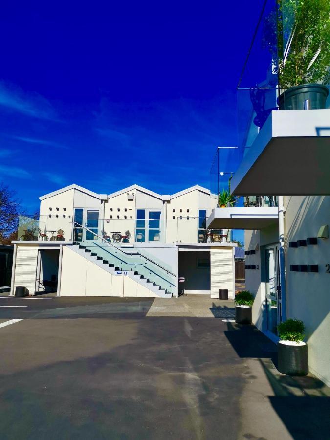 V Motel Κράισττσερτς Εξωτερικό φωτογραφία