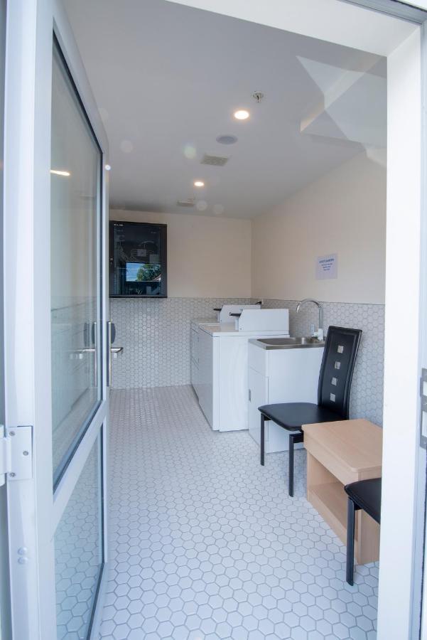 V Motel Κράισττσερτς Εξωτερικό φωτογραφία