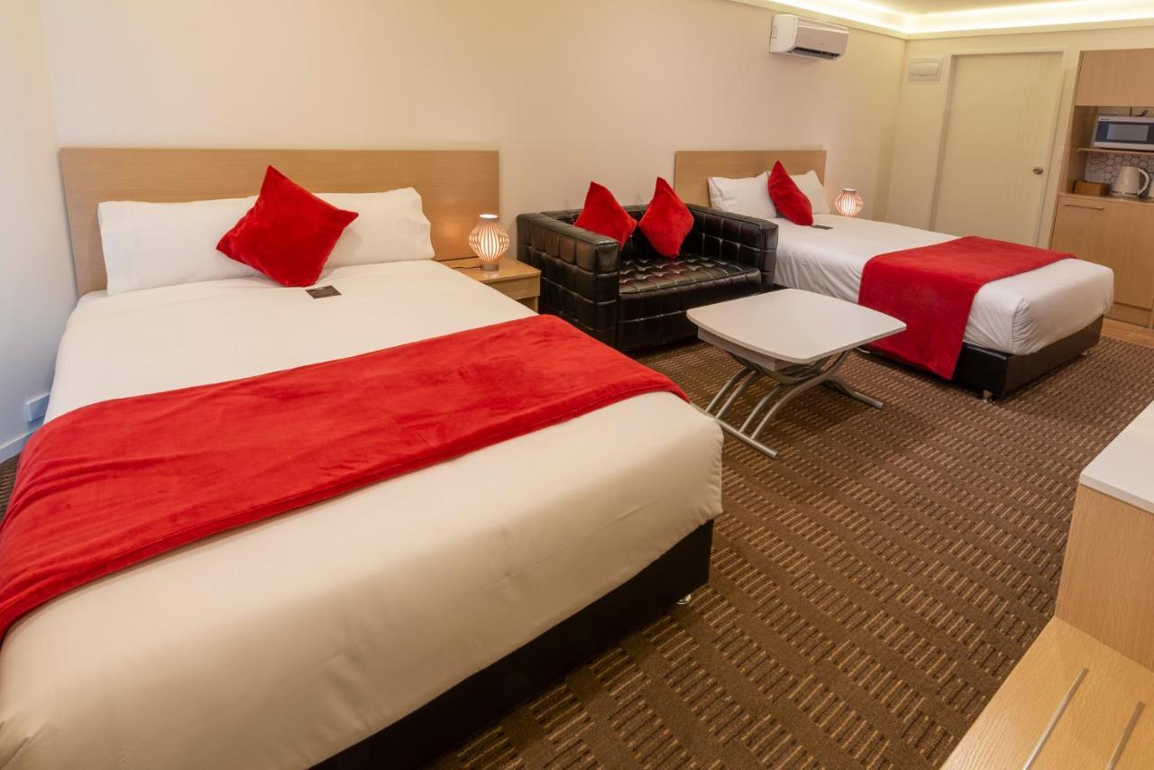 V Motel Κράισττσερτς Εξωτερικό φωτογραφία