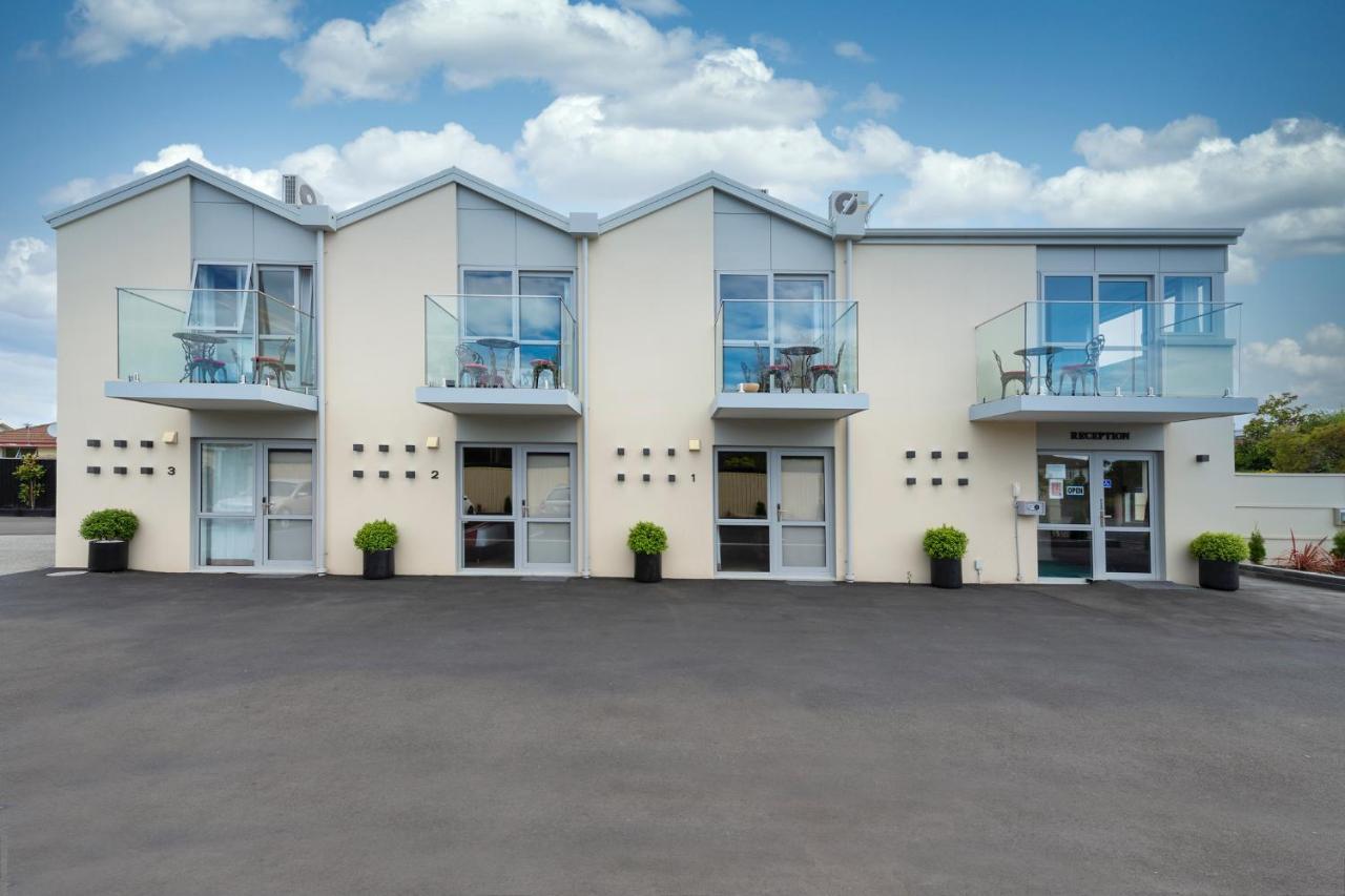 V Motel Κράισττσερτς Εξωτερικό φωτογραφία