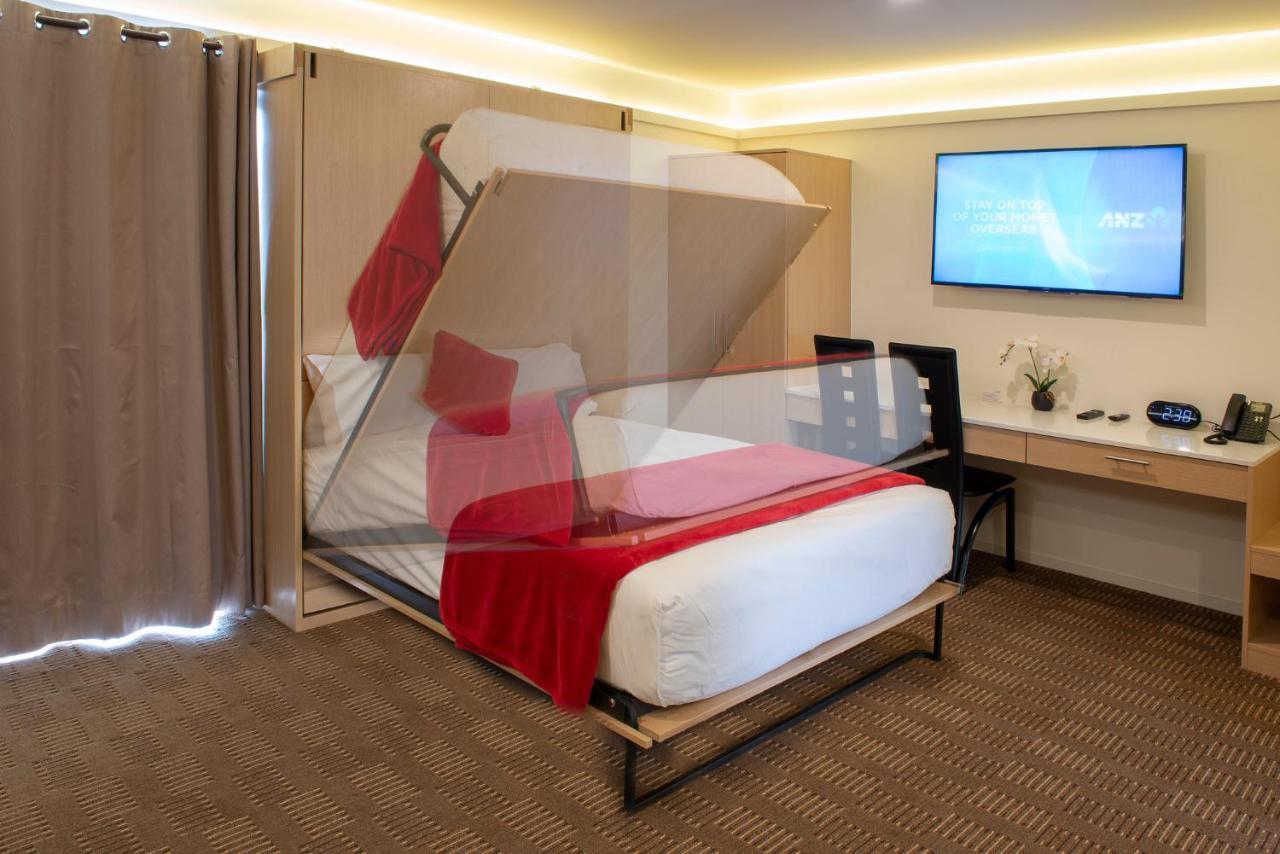 V Motel Κράισττσερτς Εξωτερικό φωτογραφία